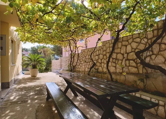 Complex 36 Guest house